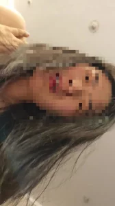 女邻居无套上位求爱，露脸