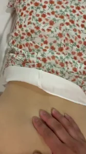与办公室同事开房