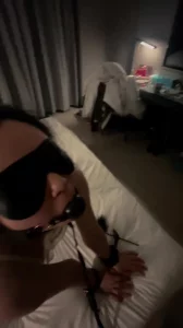 狗链子调教反差母狗后入