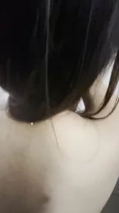 猛烈的撞击使得女主不停地喊“舒服，好爽啊”，