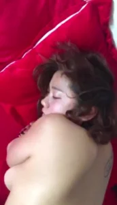 良家熟女婚房偷情第一人称特写露脸打桩