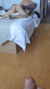 老婆被绿主爆操，我在旁边打飞机